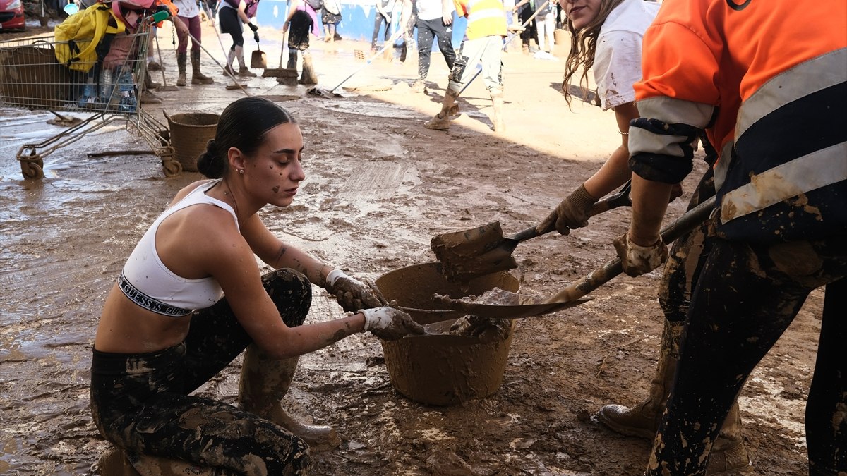 İspanya’da dakika dakika sel felaketinin gelişi: Ölü sayısı 211 oldu